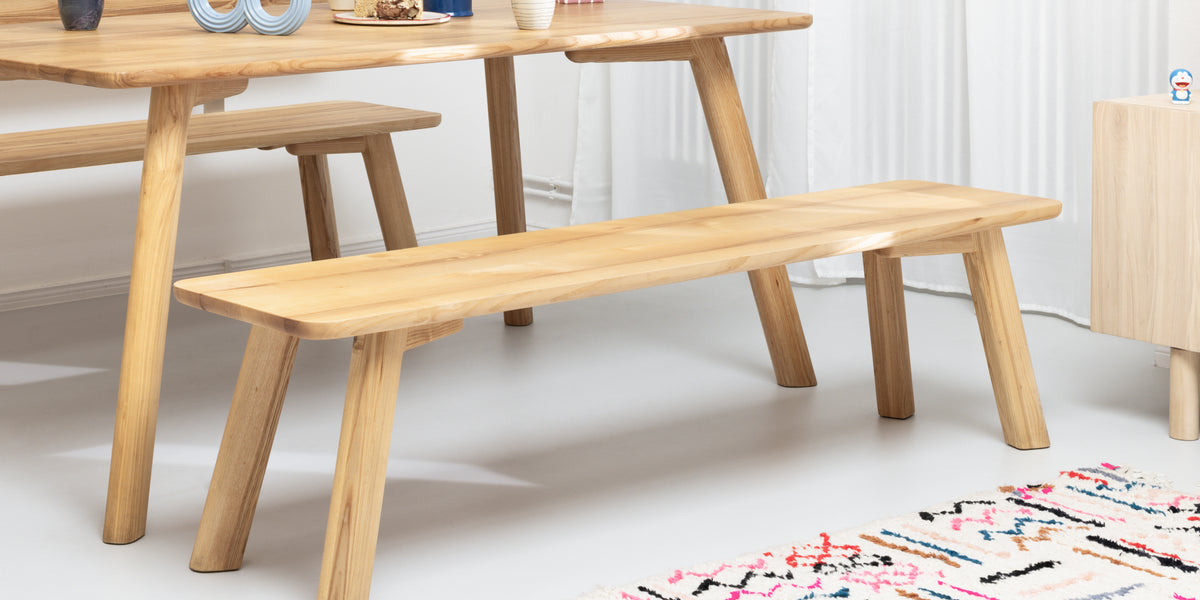 Minimalistischer Design Esstisch mit Sitzbank