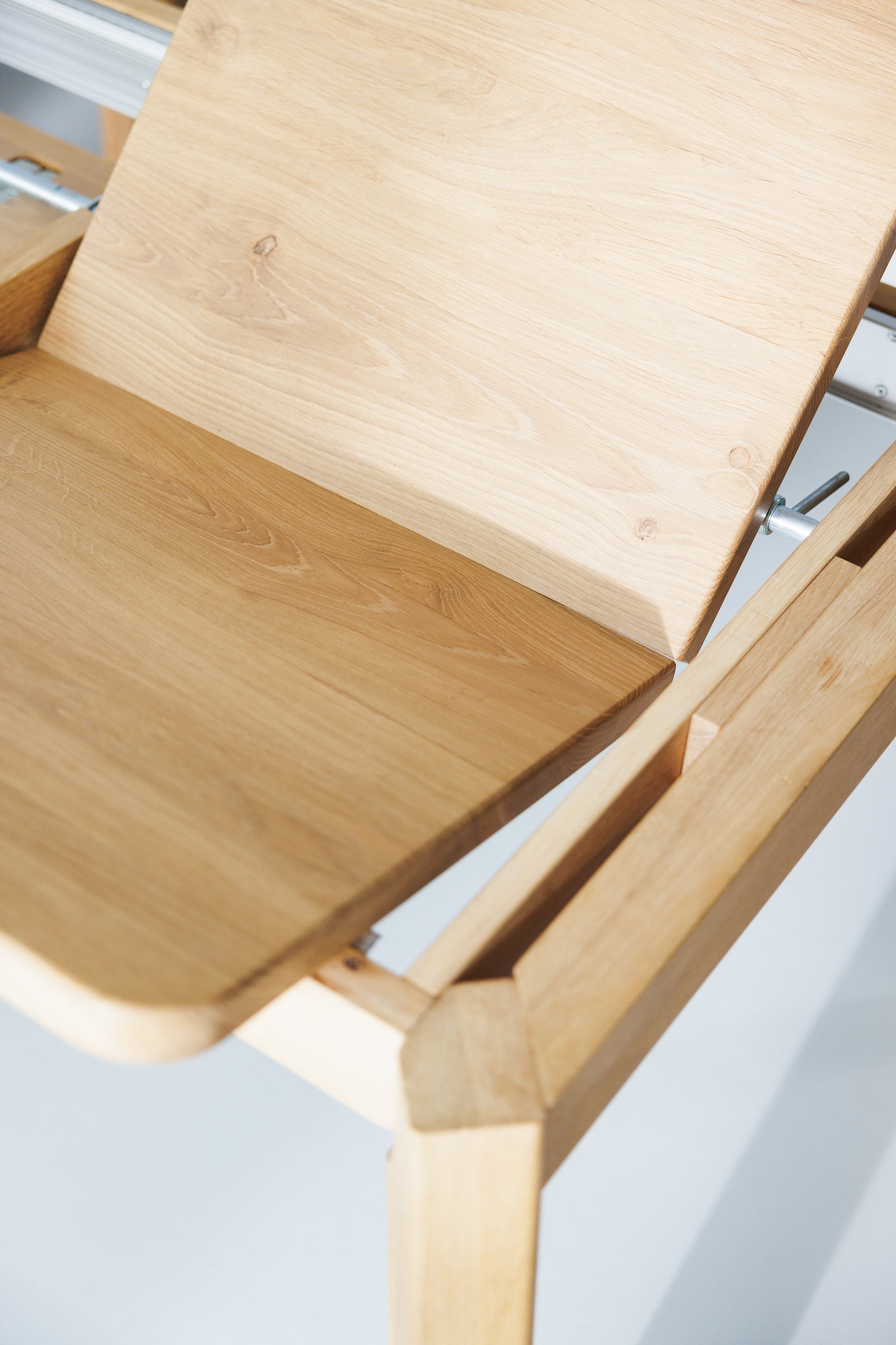 Ausziehbare Esstische nach Maß aus Massivholz