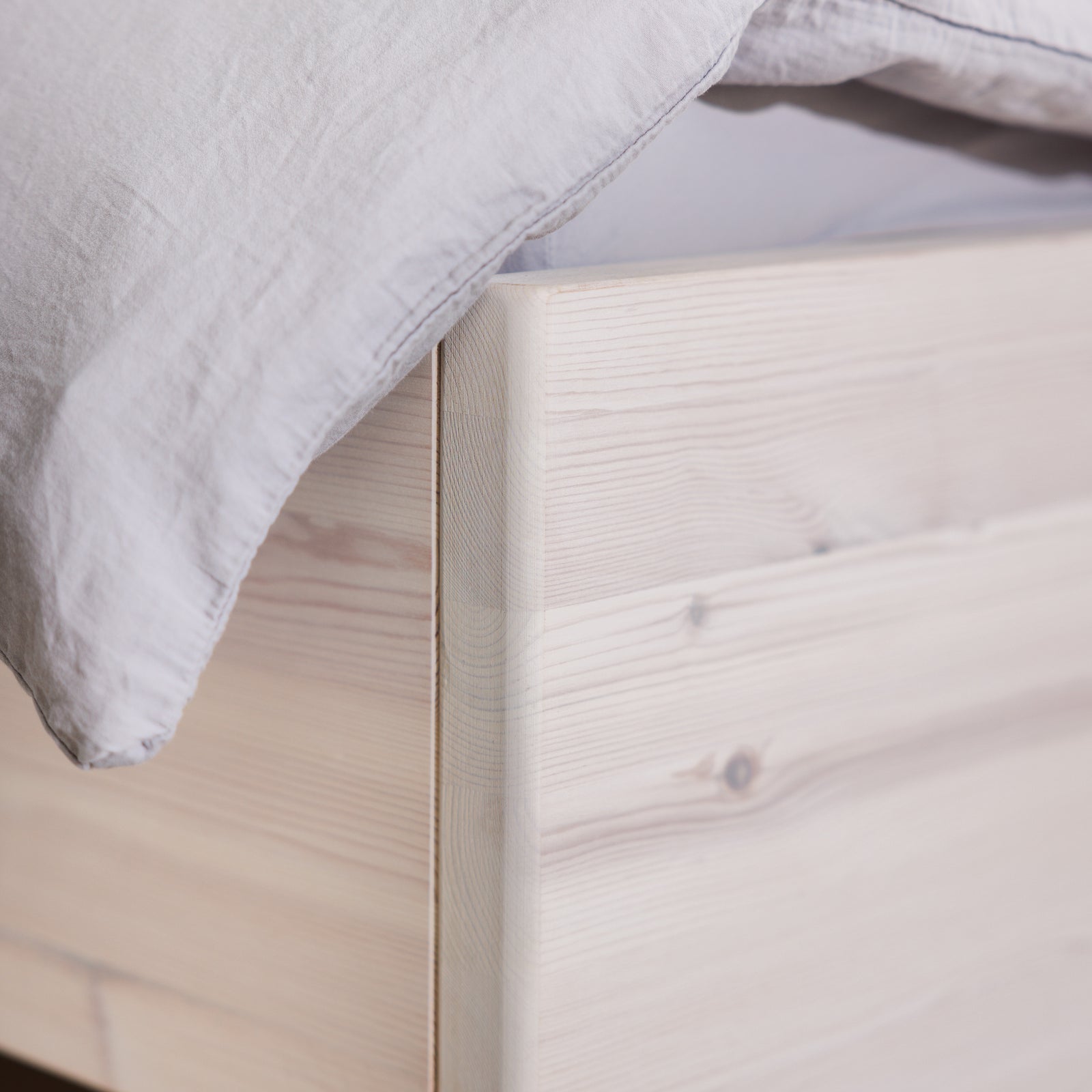 Weiche Kanten am Biobett Lade nachhaltig und zeitlos