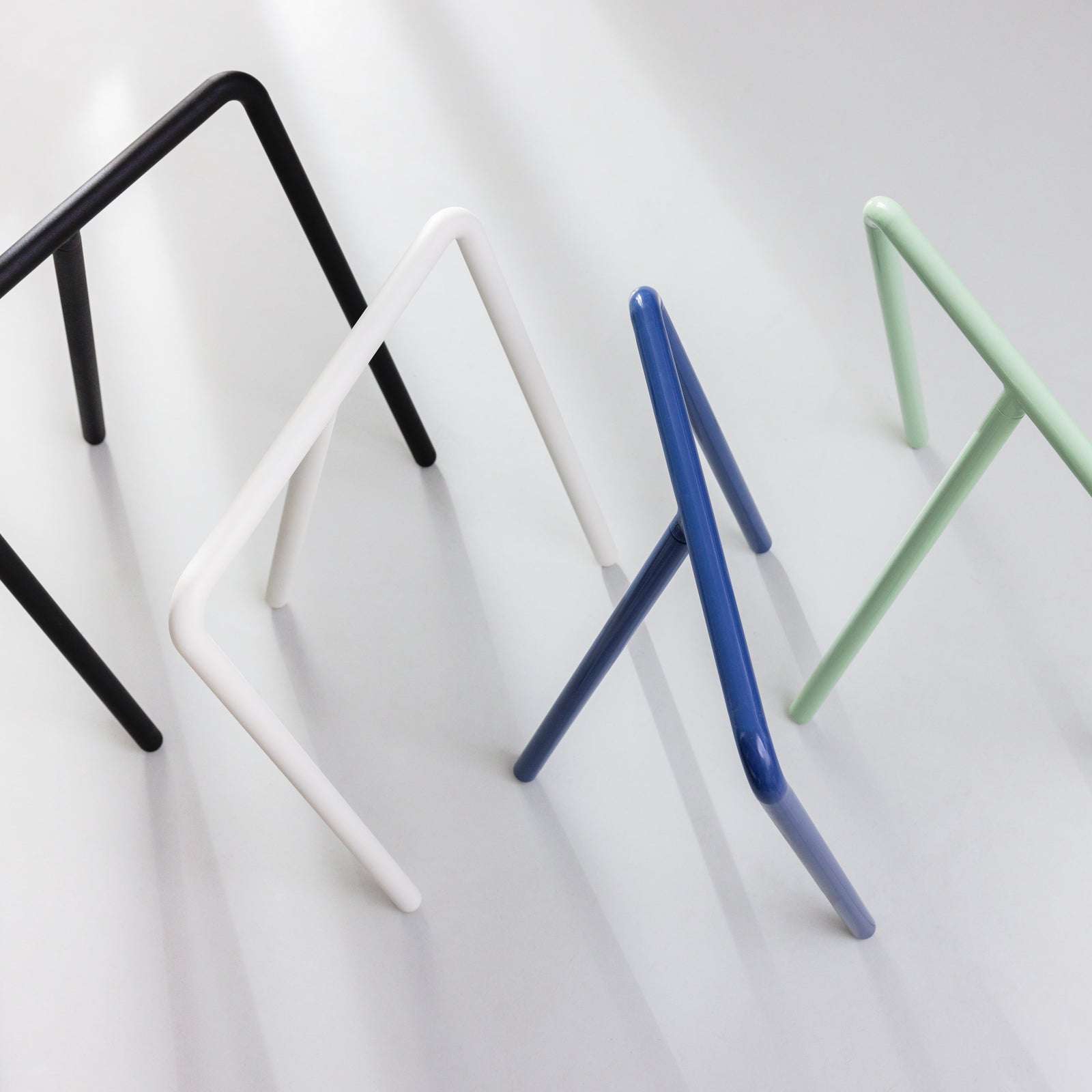 Design Tischböcke aus Metall in verschiedenen Farben