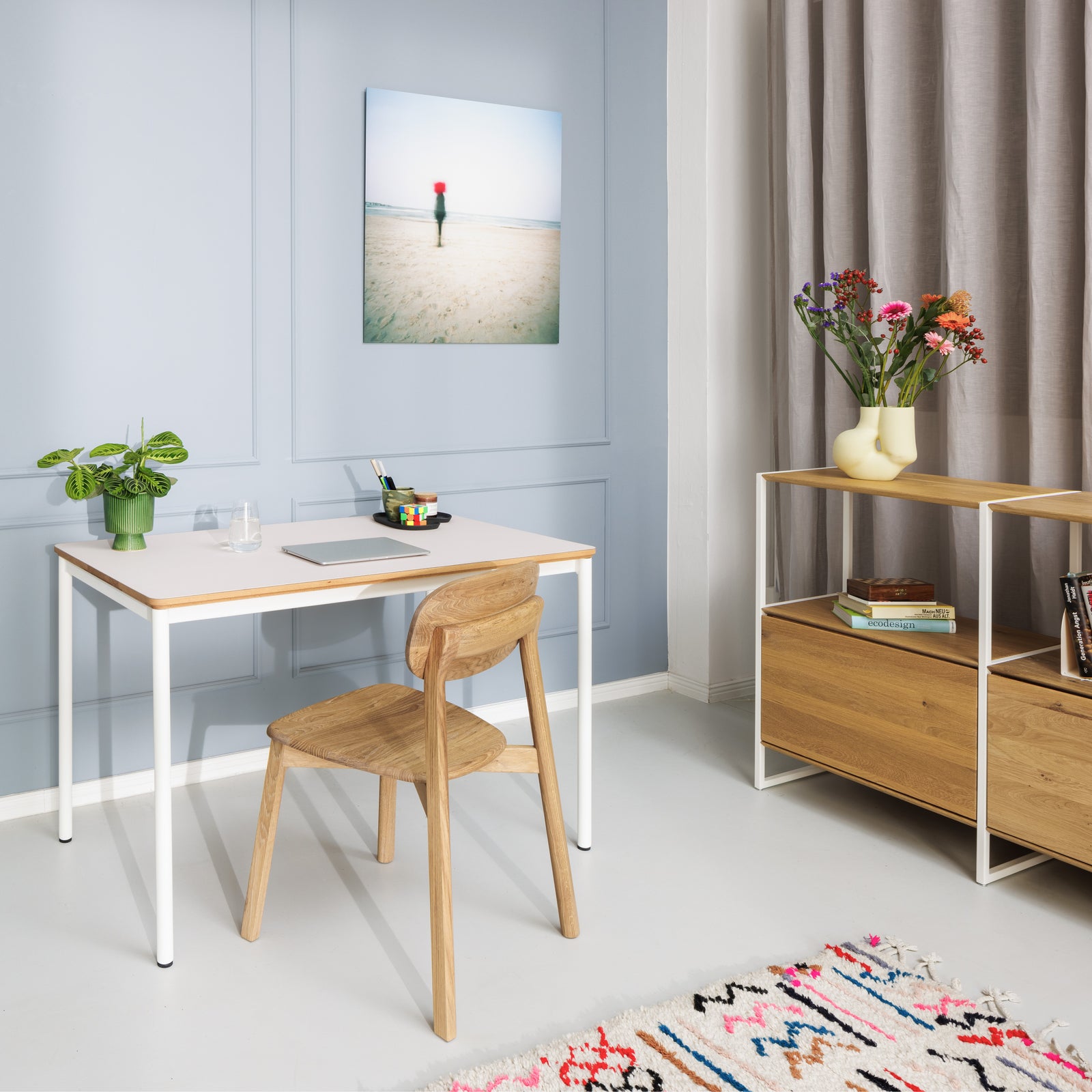 Konfigurierbarer Schreibtisch Mira zertifiziertes Echtholz und  nachhaltiges Linoleum mit Metall Gestell