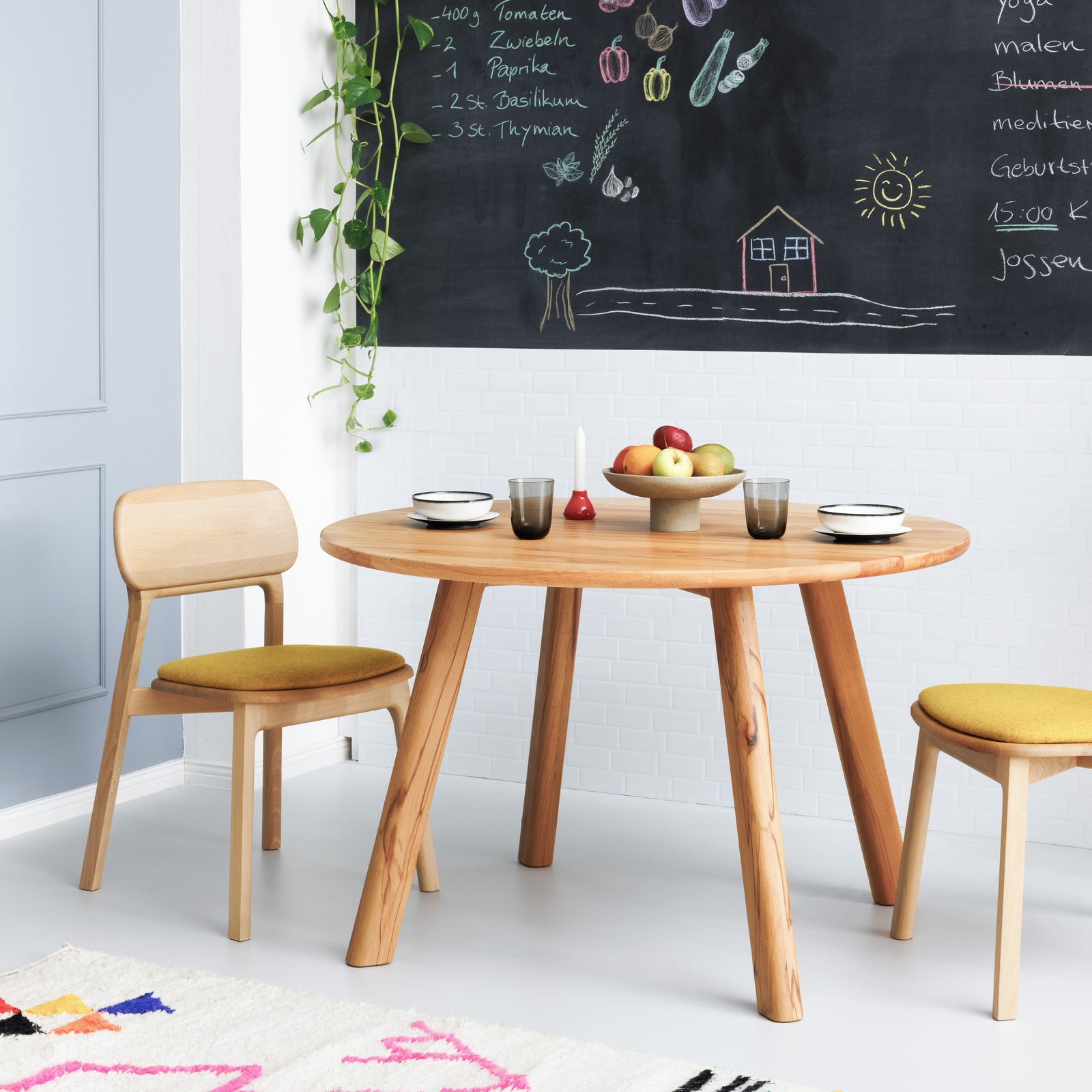 Massiver Esstscih Form A Runde Tischplatte aus zertifiziertem Holz