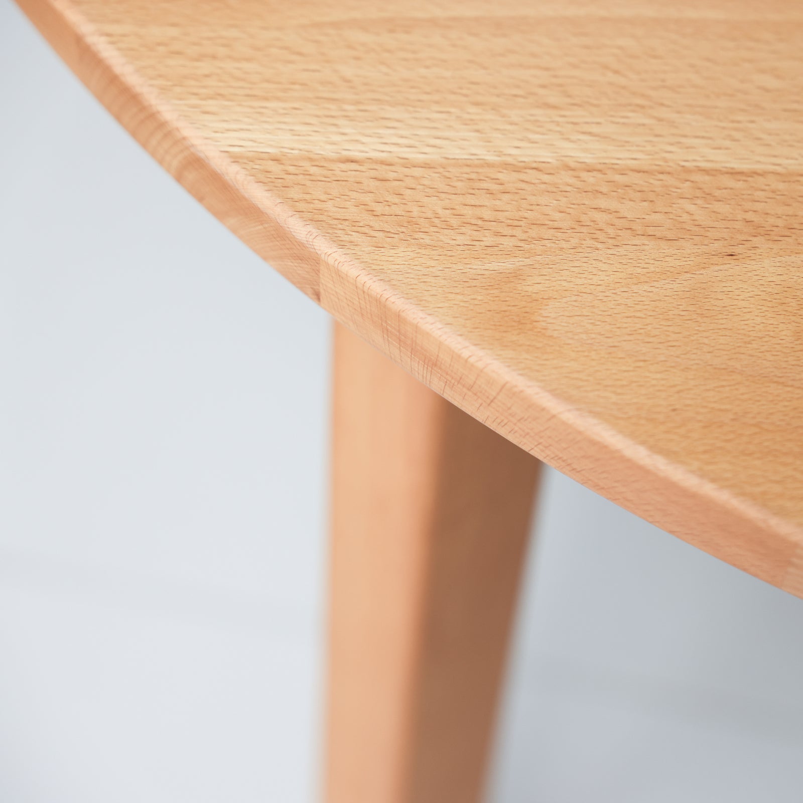 Handwerkskunst robuster Runder Esstsich Form F zertifiziertes Massivholz Naturöl