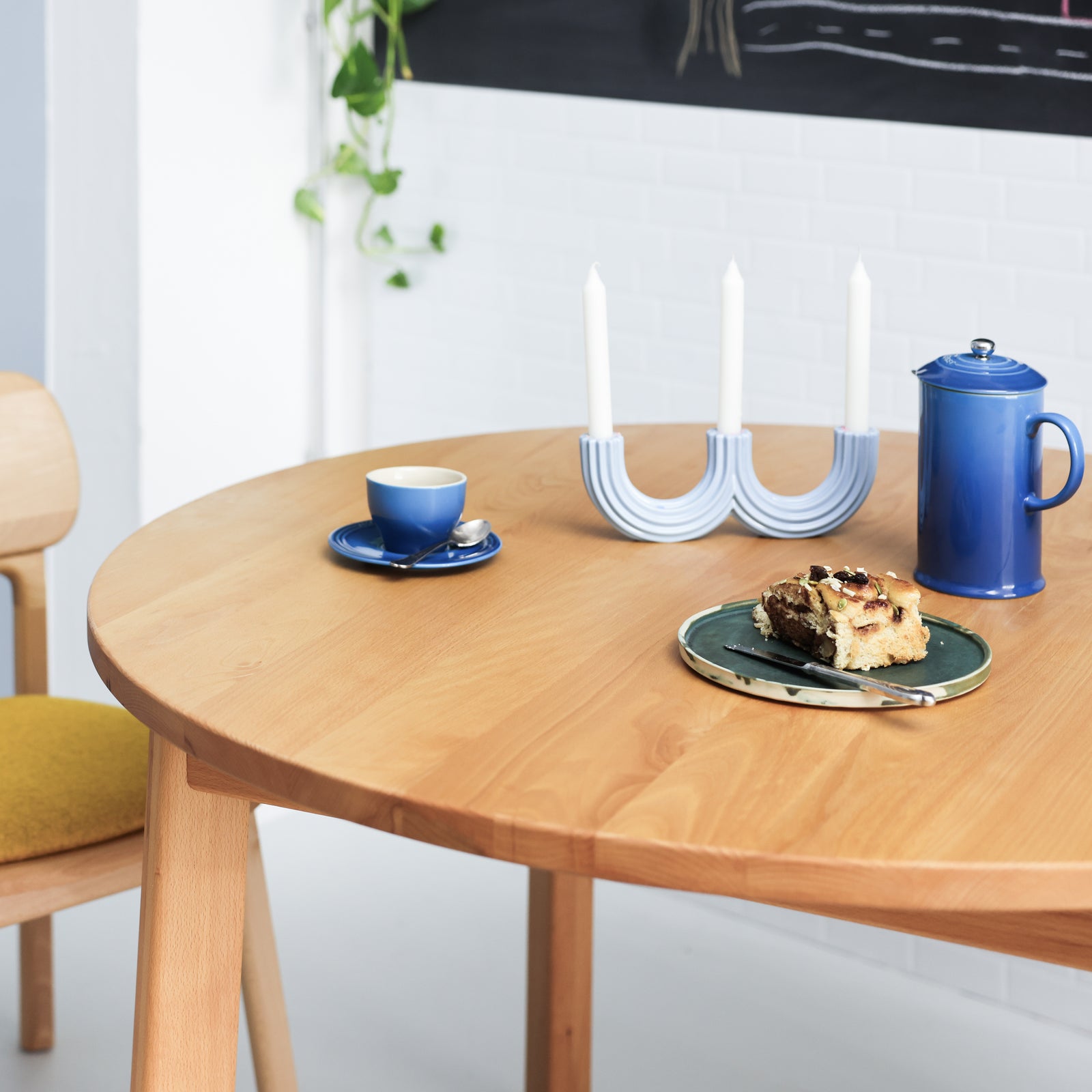 Handgefertigter Maßtisch Runder Esstisch Form F Landhausstil Naturholz Einzigartige Maserung