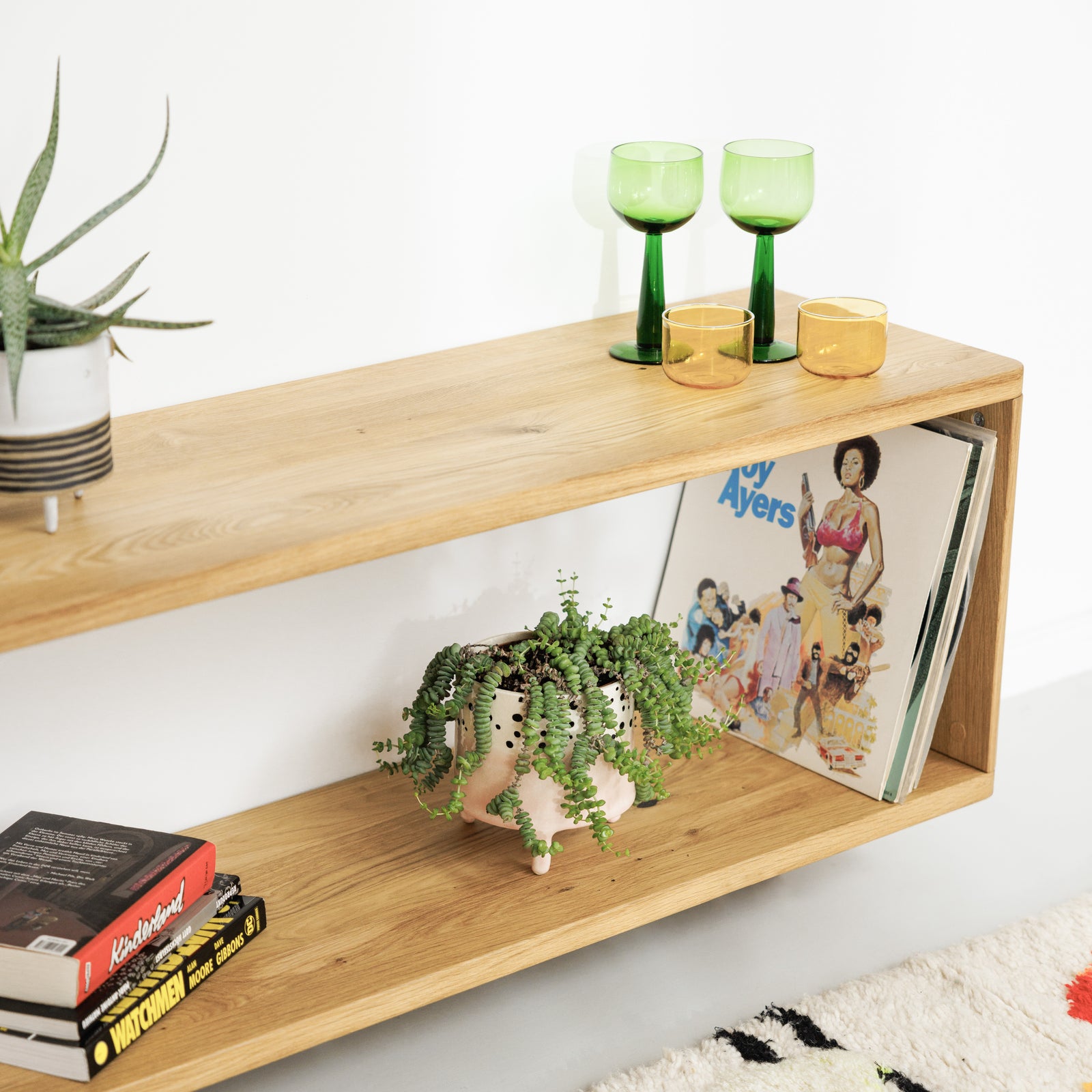 Minimalistiches schwebendes Sideboard Neukölln L aus Wildeiche