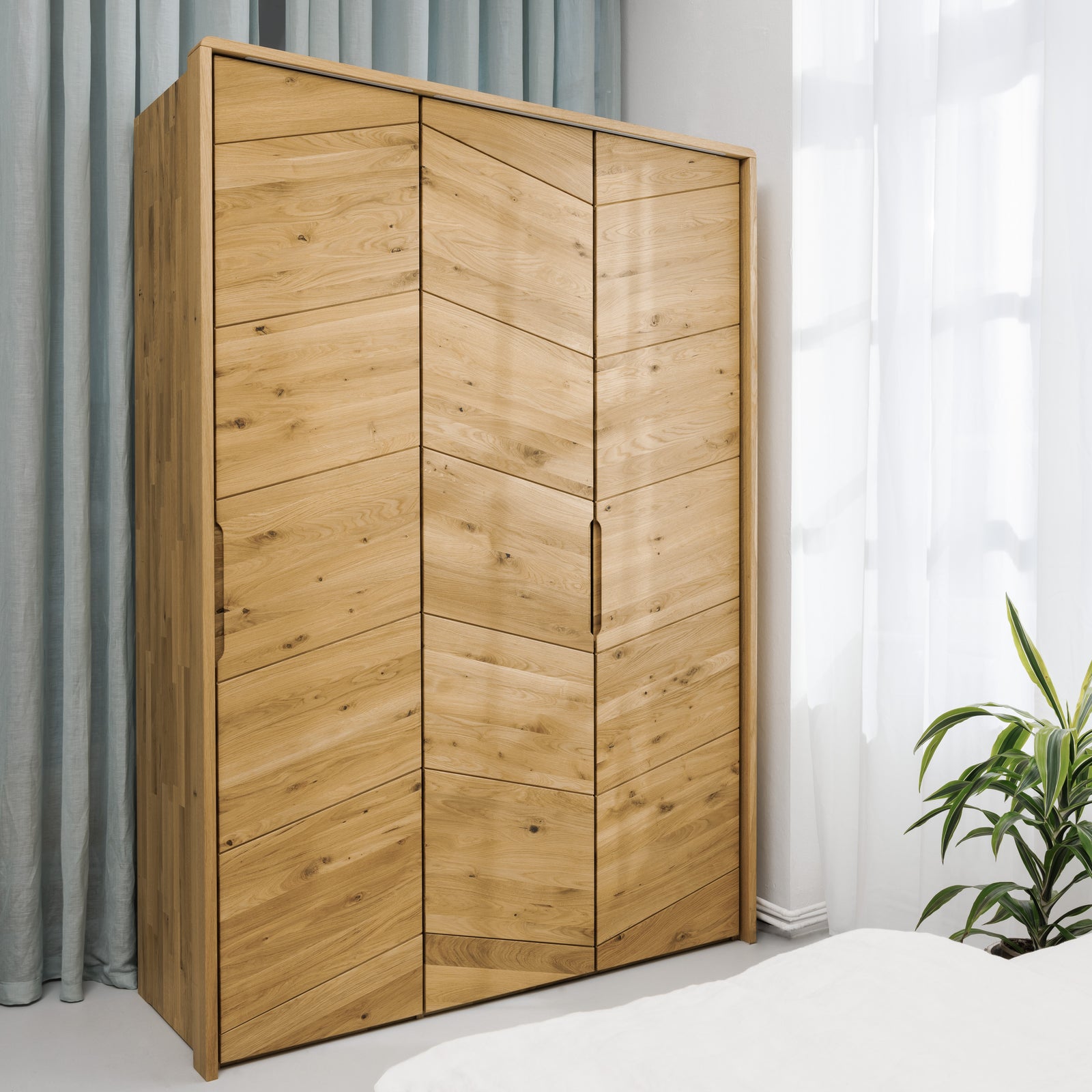 Designer Kleiderschrank mit Passpartout und 3 Türen