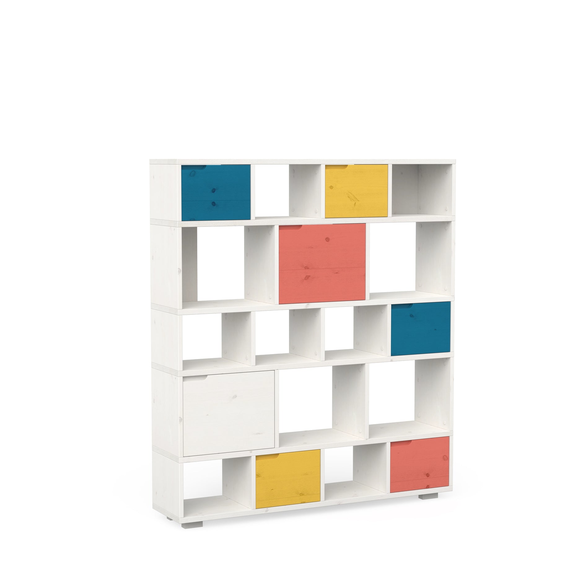 Großes Regal aus massivem Holz in weiß lasiert und bunten Türen