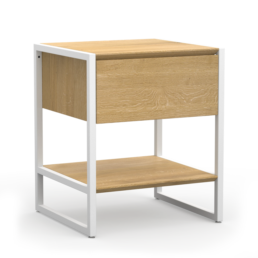 Nachttisch aus nachhaltiger Produktion, gefertigt aus massiver Wildeiche