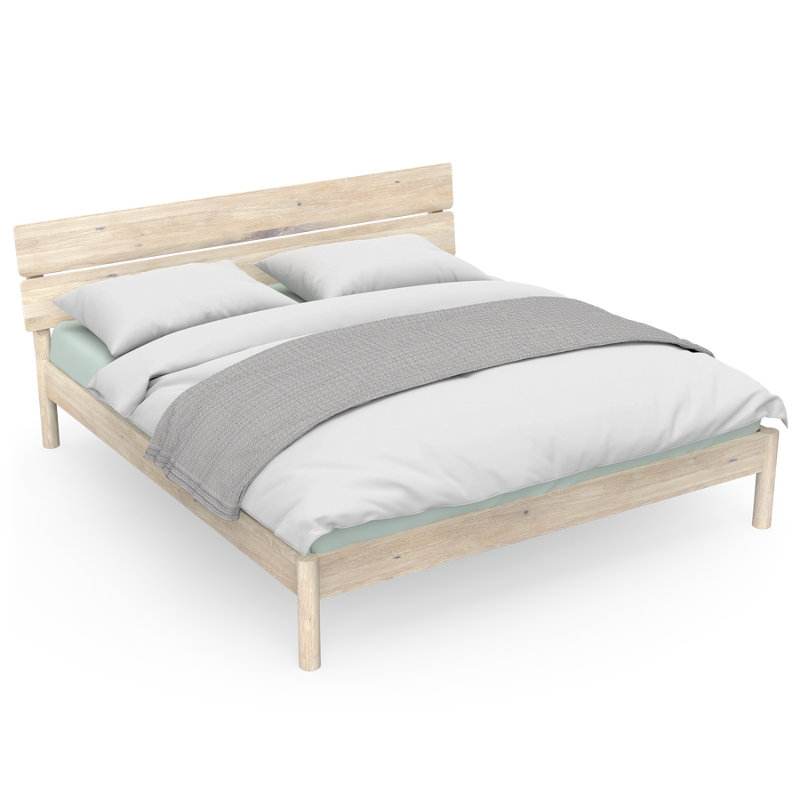 Design Plattformbett aus hellgeölter Eiche zeitlos und Qualität