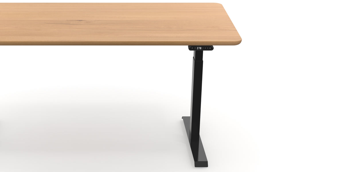 Höhenverstellbarer Schreibtisch aus Massivholz