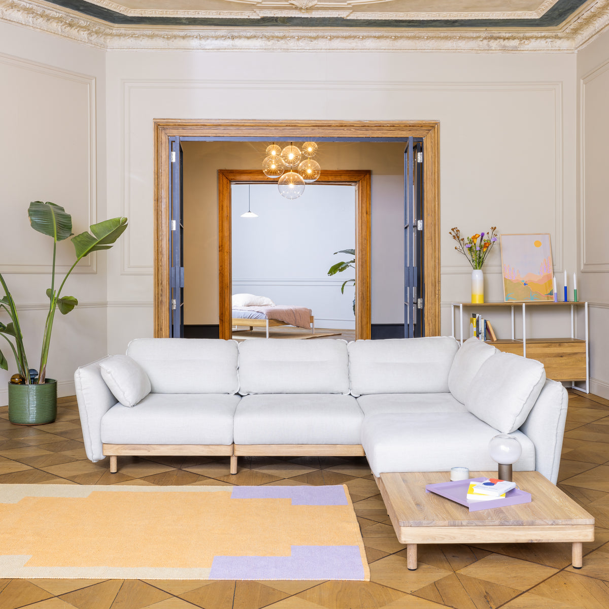Design Ecksofa Mio Lounge 4-Sitzer mit Tisch aus Eiche – ekomia