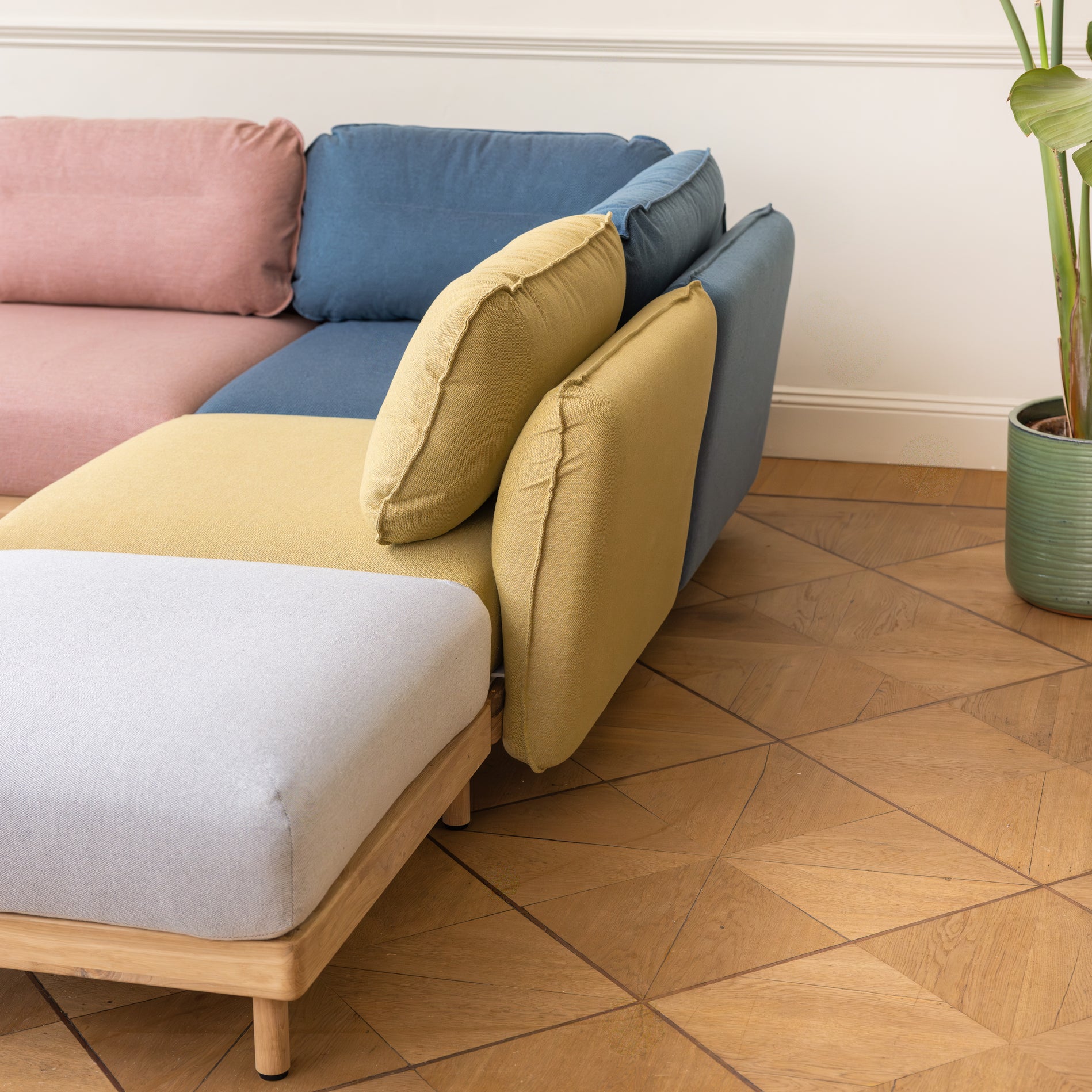 Hochwertiges Ecksofa in vielen Farben