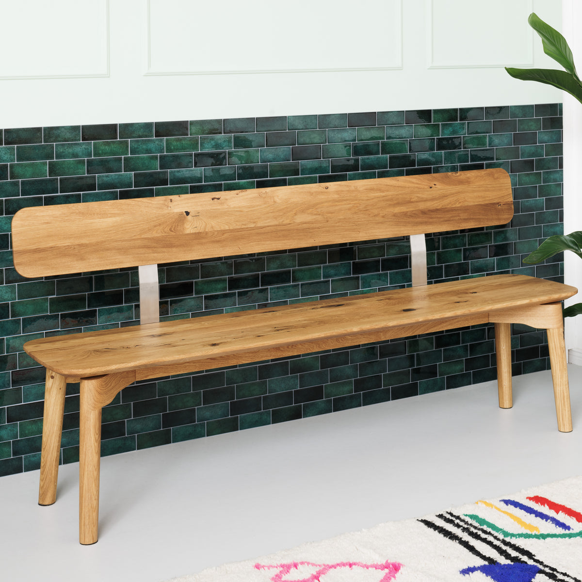 Sitzbank Form S mit Lehne aus Massivholz