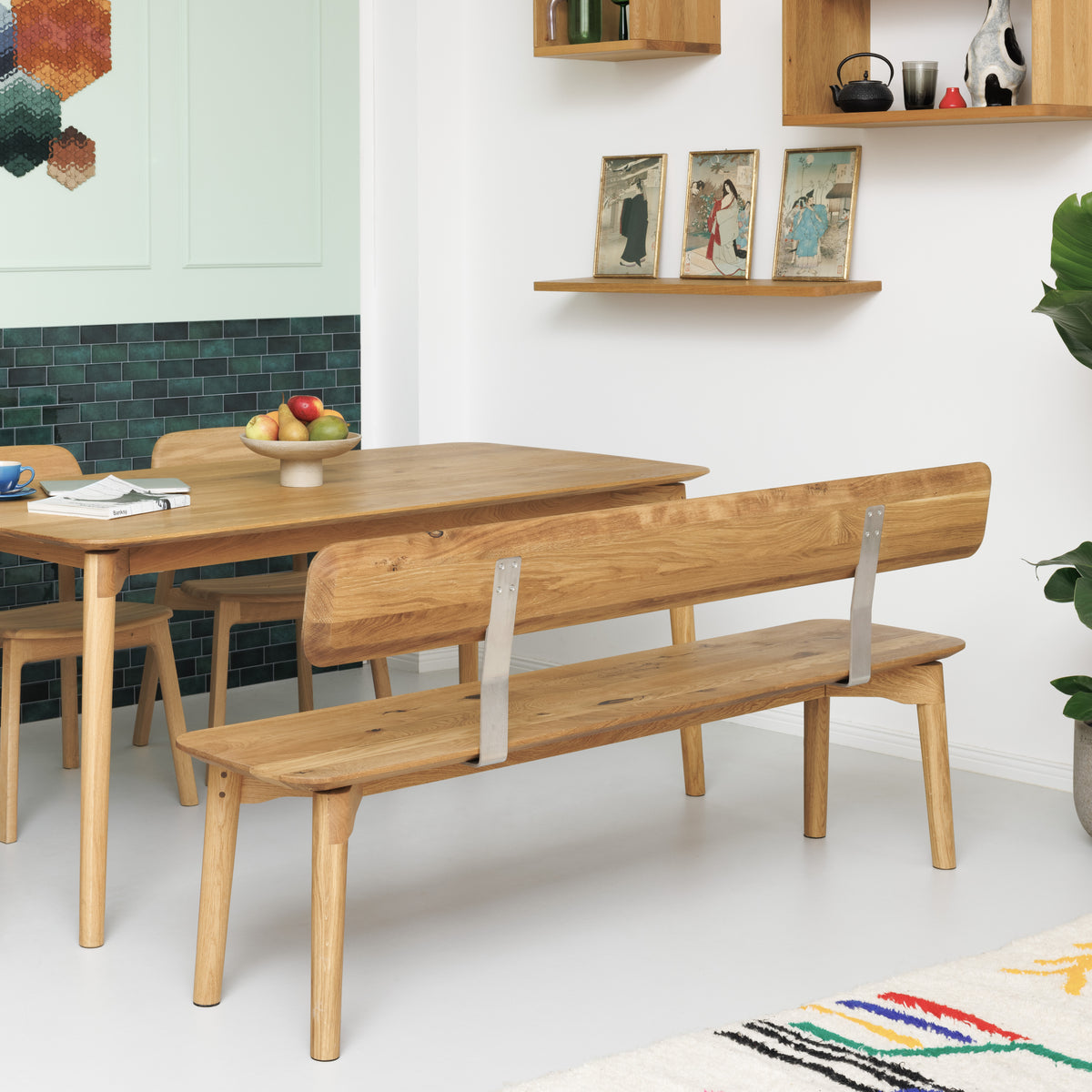 Sitzbank Form S mit Lehne aus Massivholz