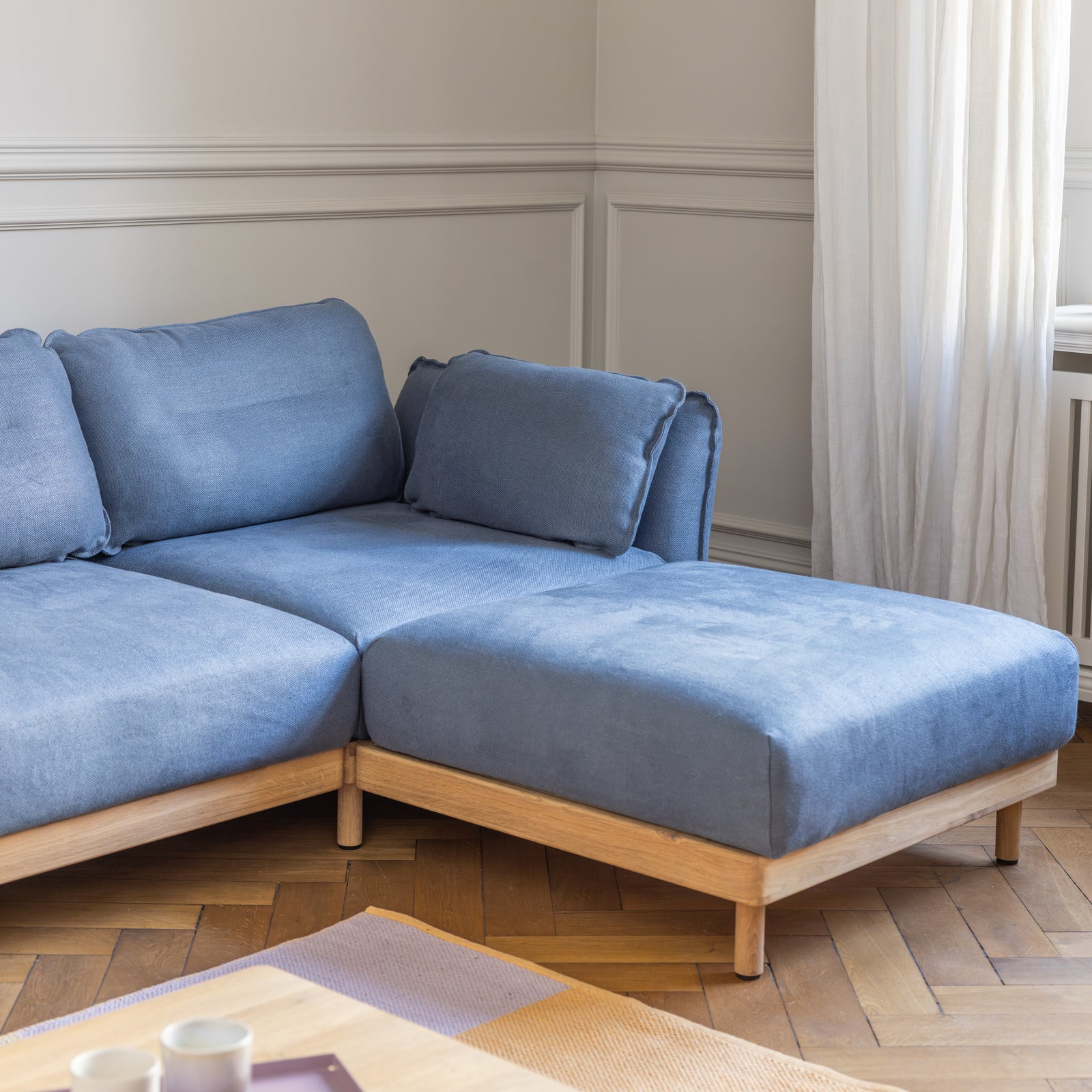 Sofa mit Chaiselongue