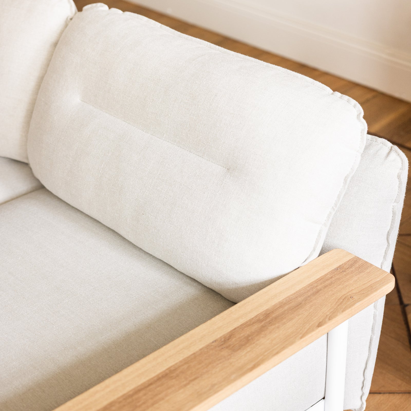 Design Sofa mit Leinen Bezug beige