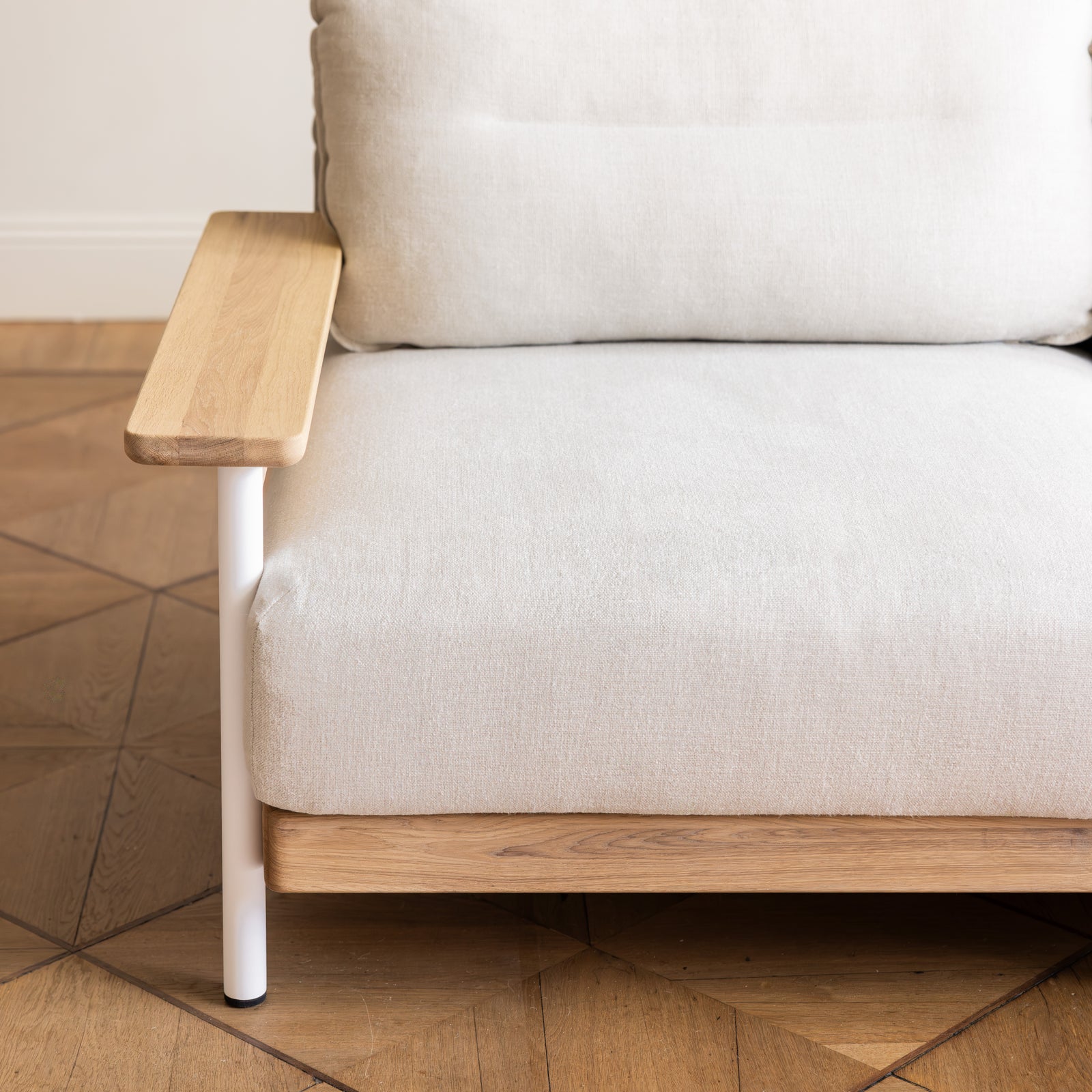 Design Sofa mit Armlehne und Rahmen aus Eiche
