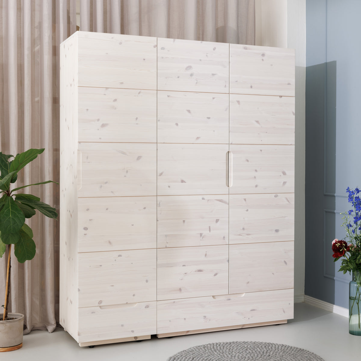 Kleiderschrank Enorm L aus Massivholz