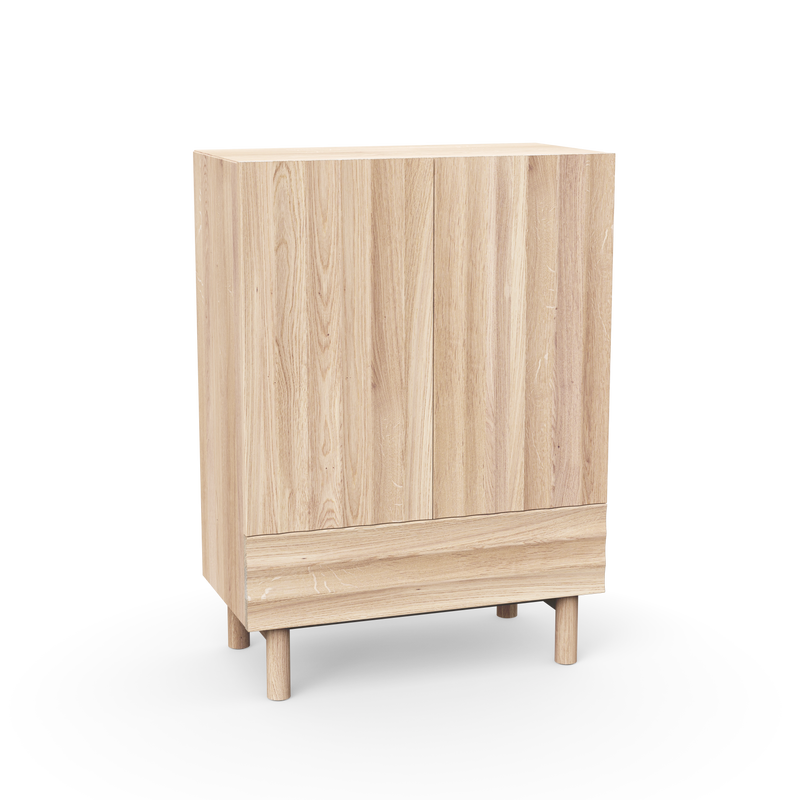 Funktionales Highboard im skandinavischem Look aus massiver Eiche